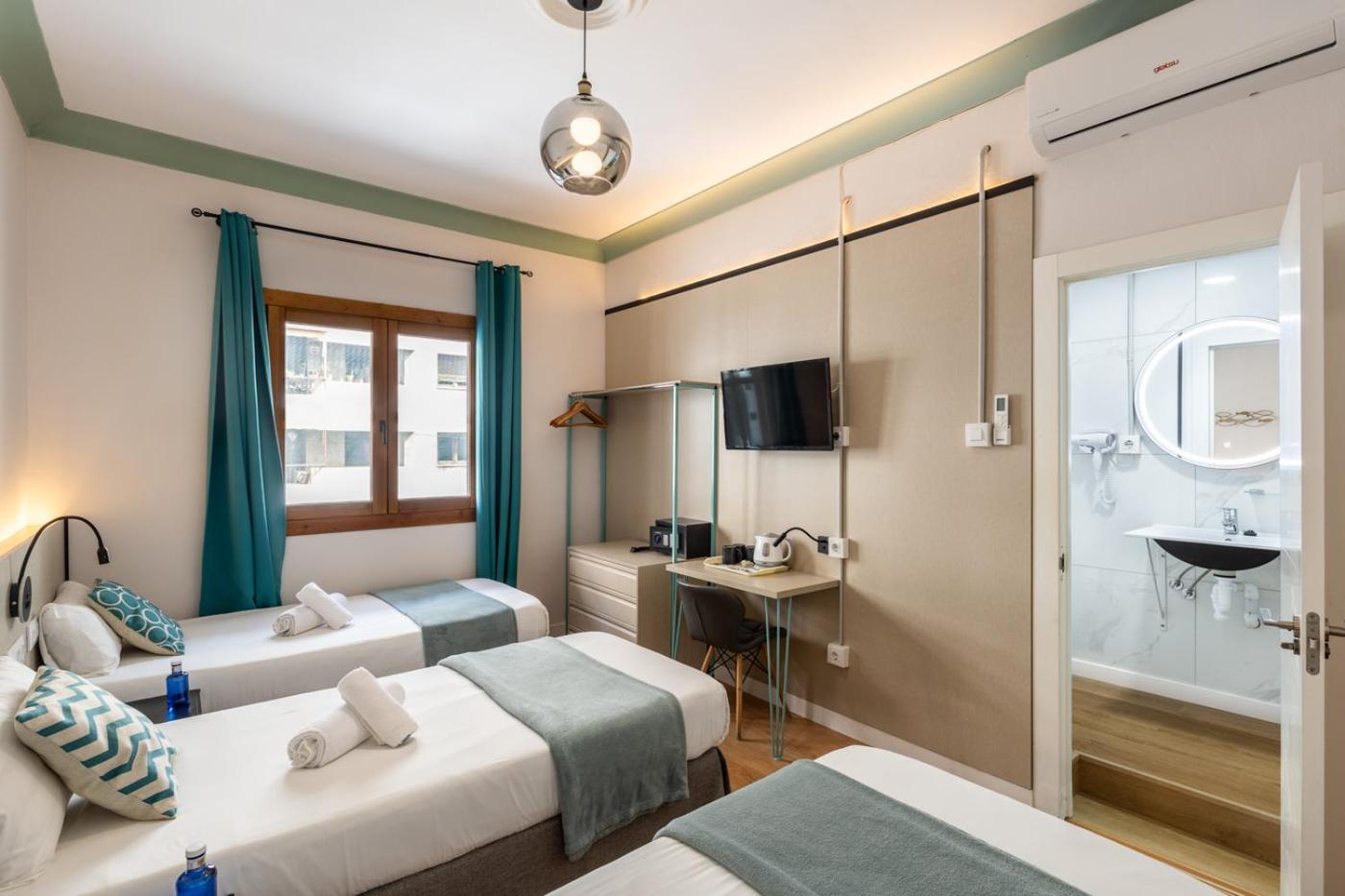 Triple Room